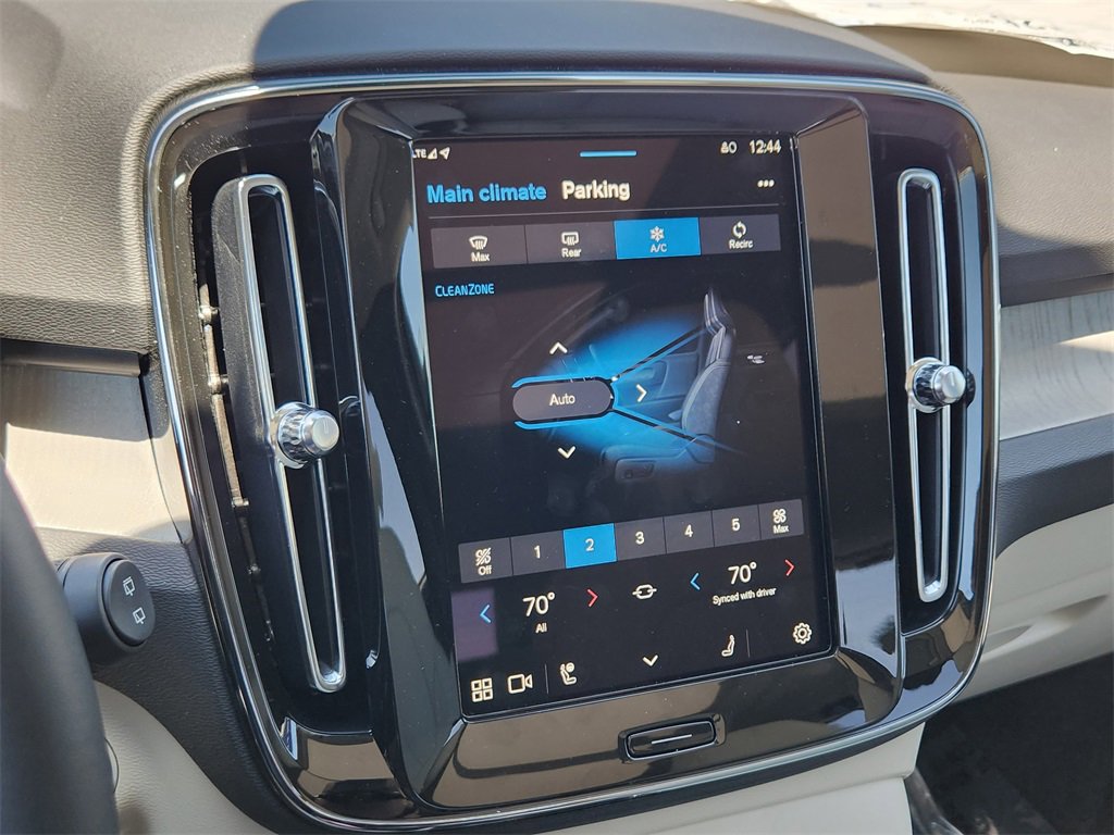 New 2025 Volvo XC40 B5 Ultra w/ Climate Package image 14