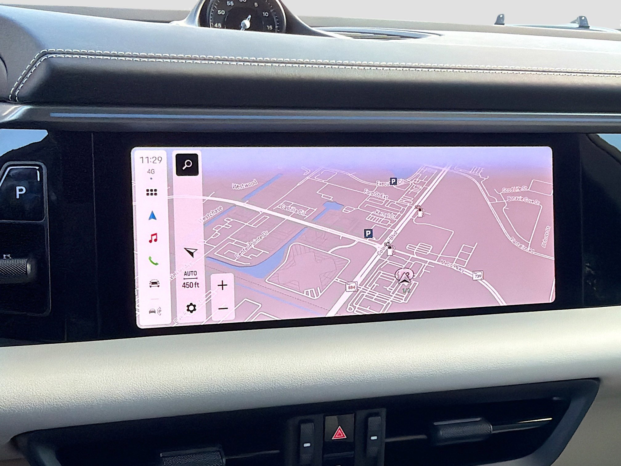 Used 2024 Porsche Macan 4 Electric image 33