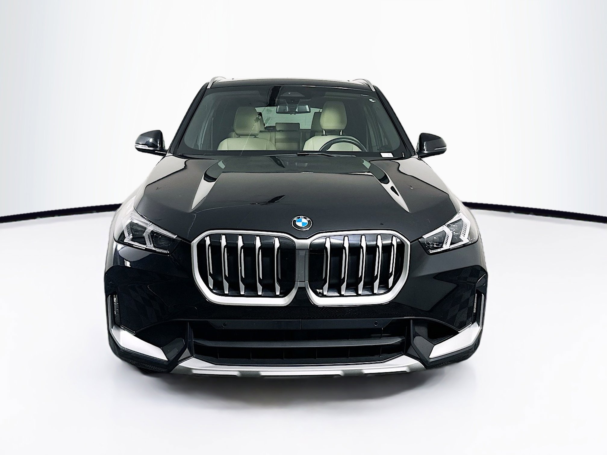 Used 2025 BMW X1 xDrive28i AWD/4WD image 2
