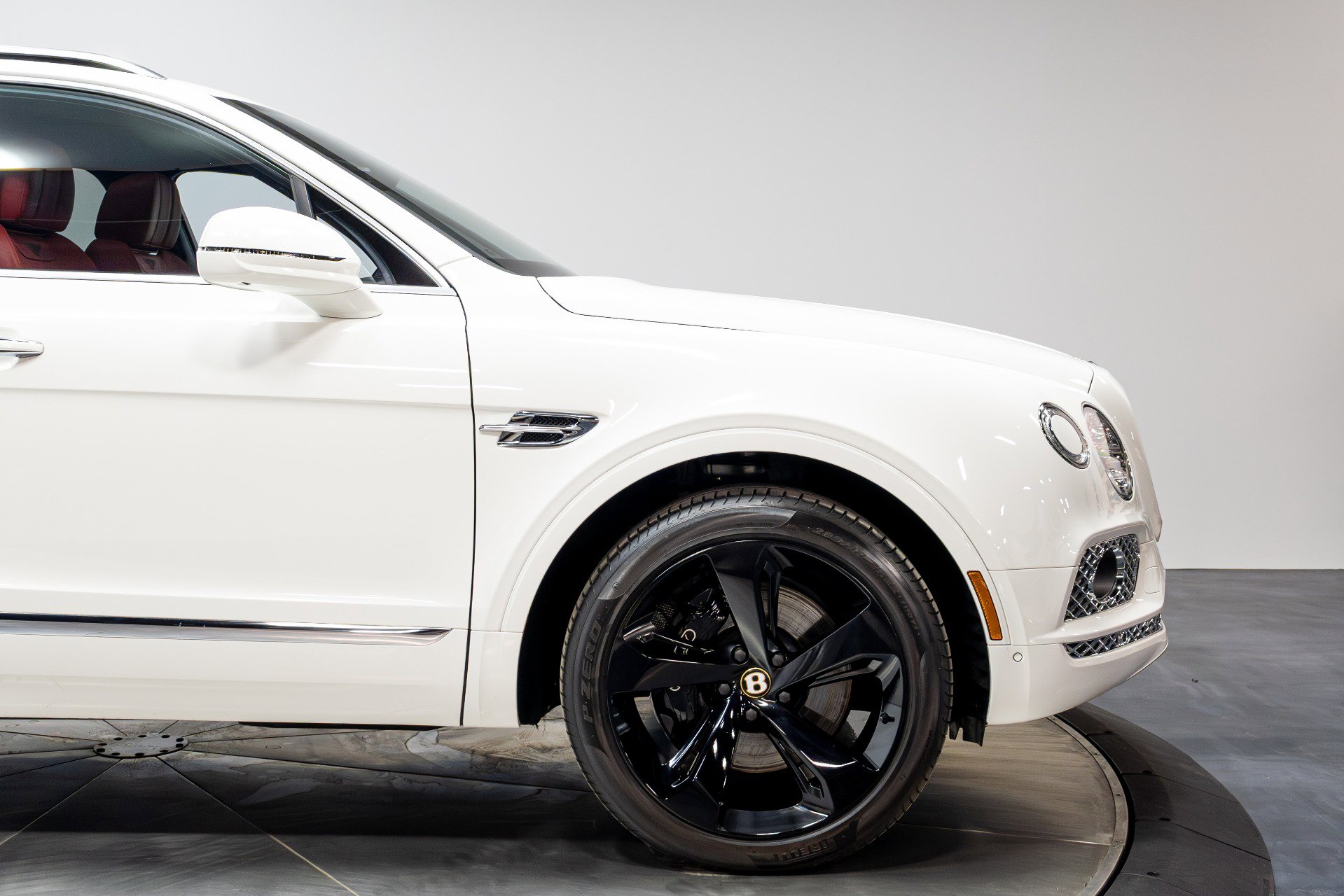 Used 2020 Bentley Bentayga image 23