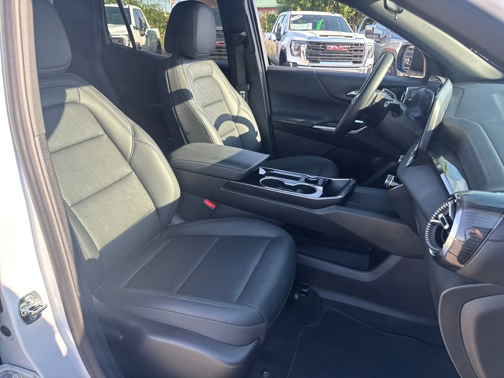Used 2026 Chevrolet Equinox LT w/ Convenience Package II FWD image 11