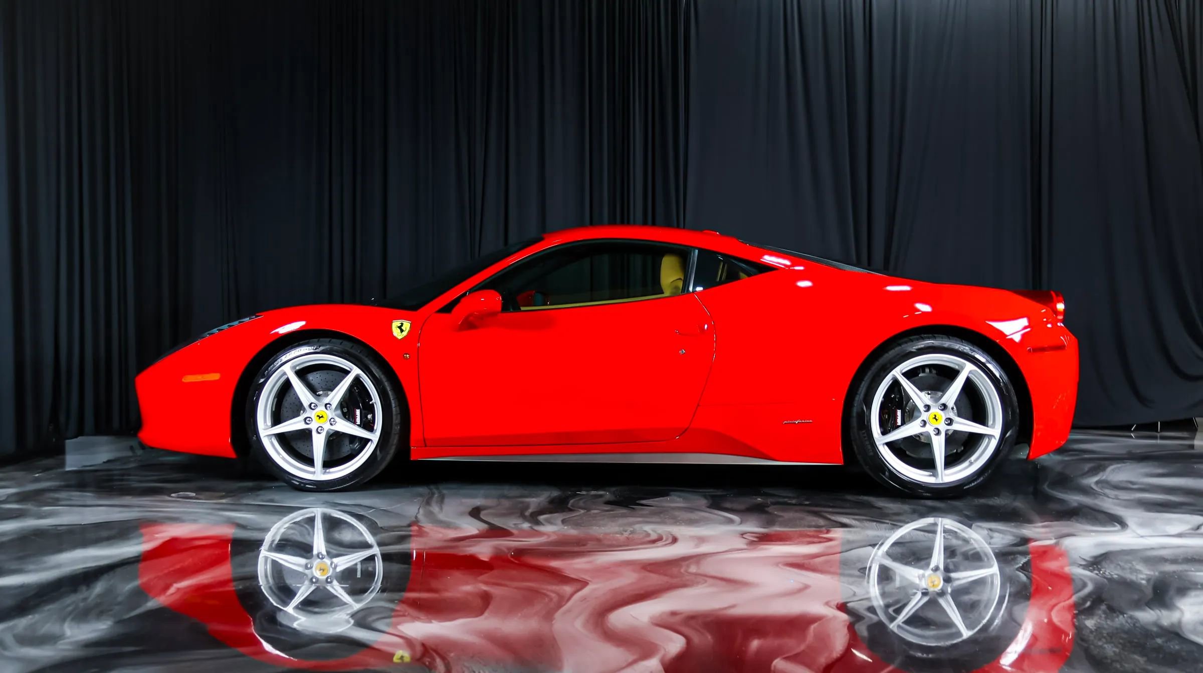 Used 2011 Ferrari 458 Italia Coupe RWD image 10