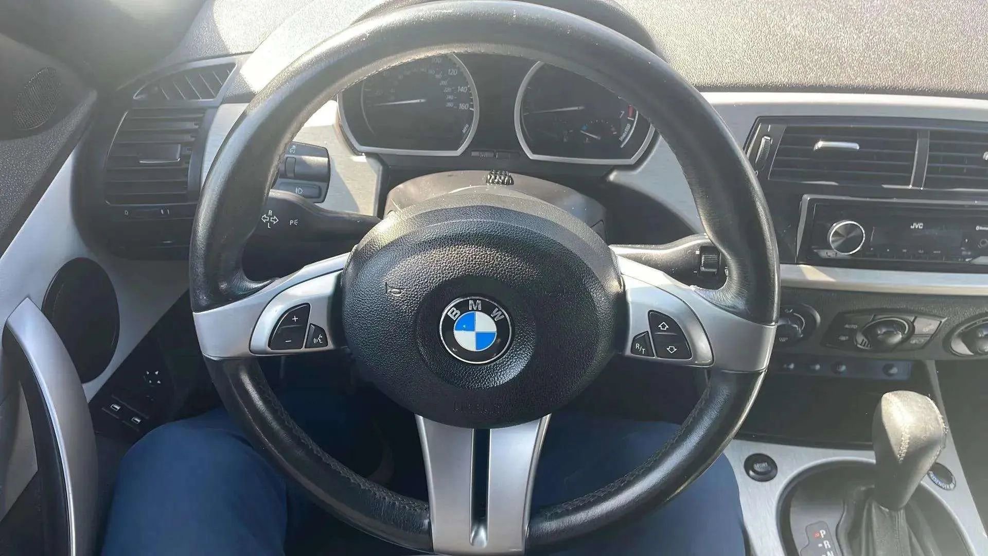 Used 2005 BMW Z4 2.5i image 21