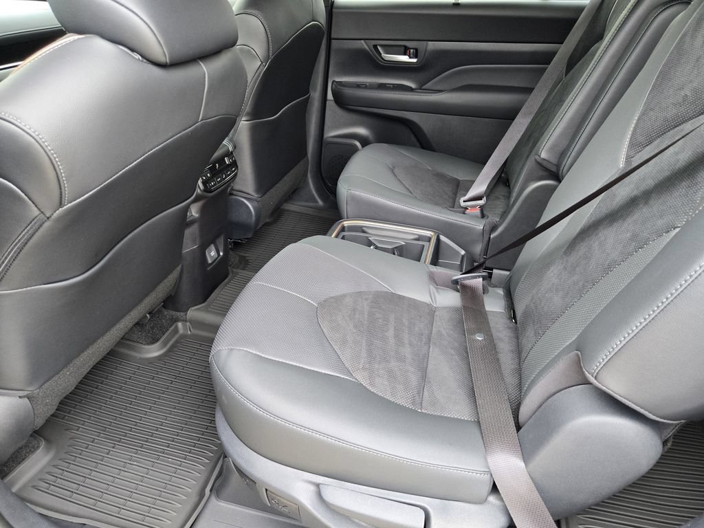 New 2026 Toyota Grand Highlander AWD Hybrid image 23