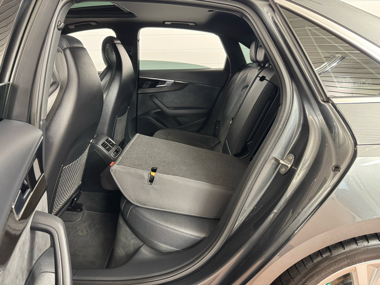 Used 2022 Audi S4 Premium image 32