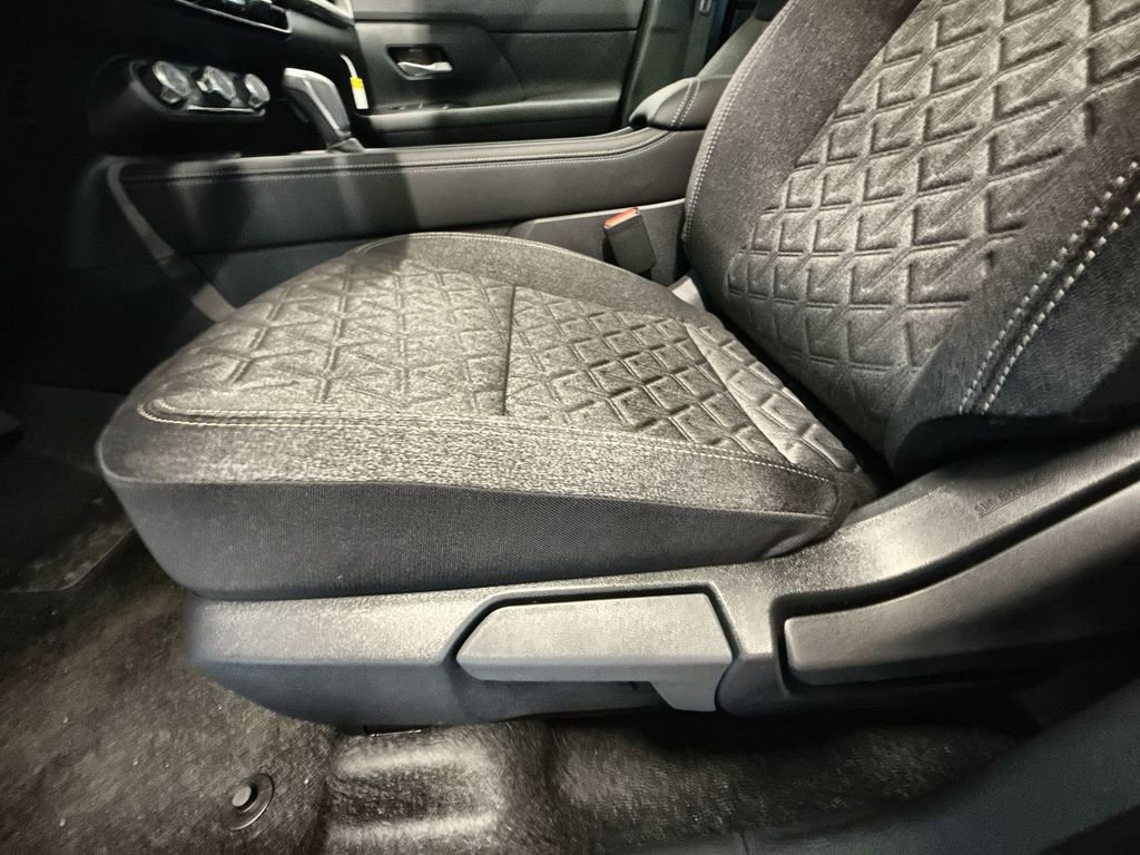 New 2025 Nissan Kicks SV w/ SV Premium Package image 14