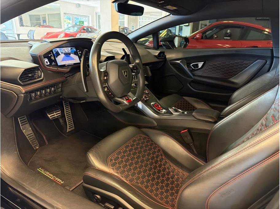 Used 2019 Lamborghini Huracan LP 580-2 RWD image 34