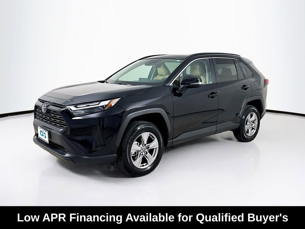 Used 2025 Toyota RAV4 XLE AWD/4WD image 3