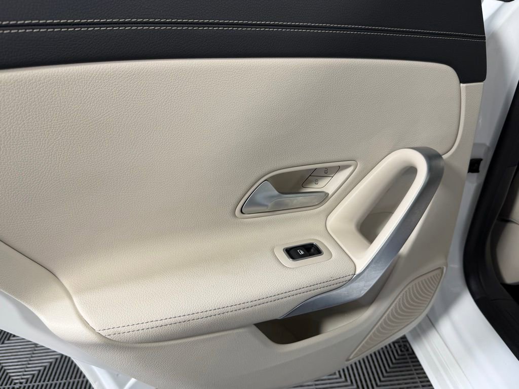 Used 2025 Mercedes-Benz CLA 250 image 25