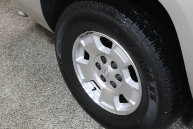 Used 2007 Chevrolet Suburban LT w/ LT Preferred Equipment Group image 27