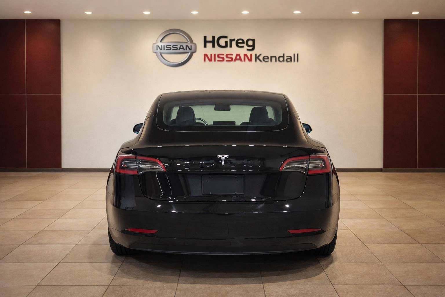 Used 2021 Tesla Model 3 Standard Range Plus image 2