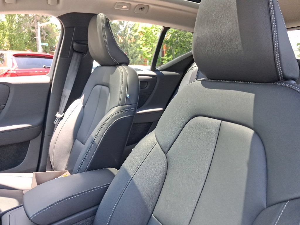 Certified 2026 Volvo XC40 B5 Plus AWD/4WD image 18