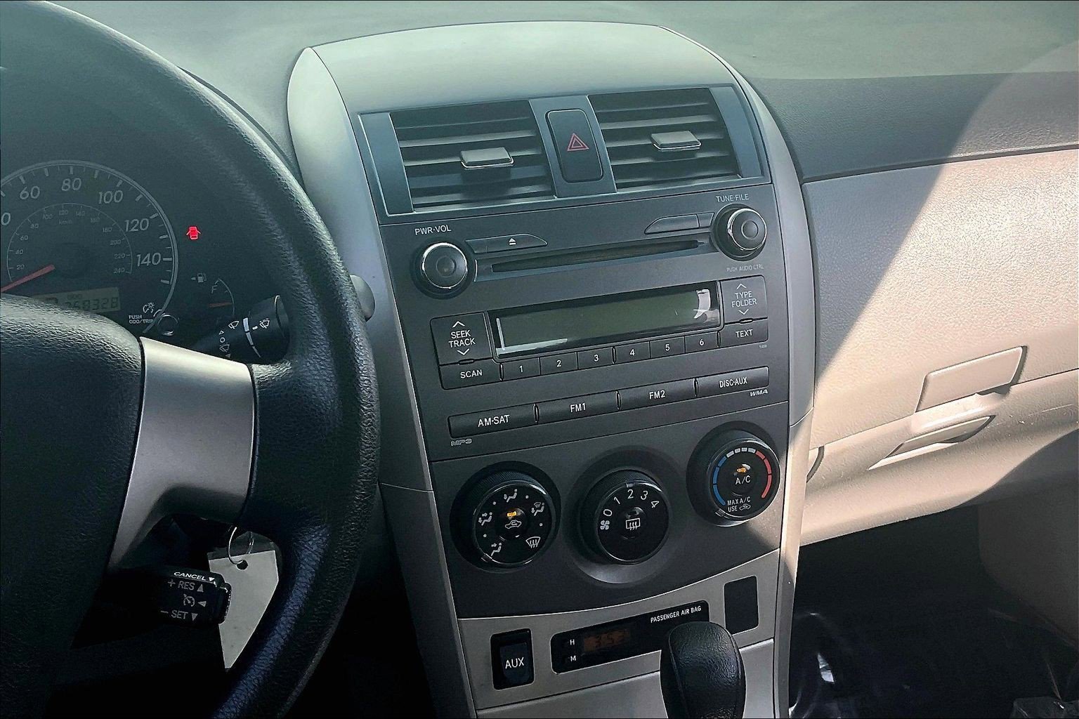 Used 2011 Toyota Corolla LE image 7