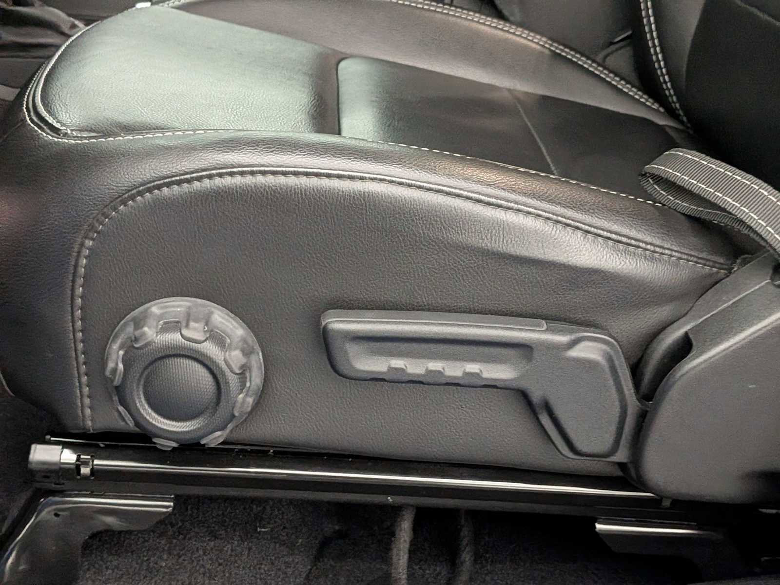 Used 2021 Jeep Wrangler Unlimited Sahara w/ Cold Weather Group image 18