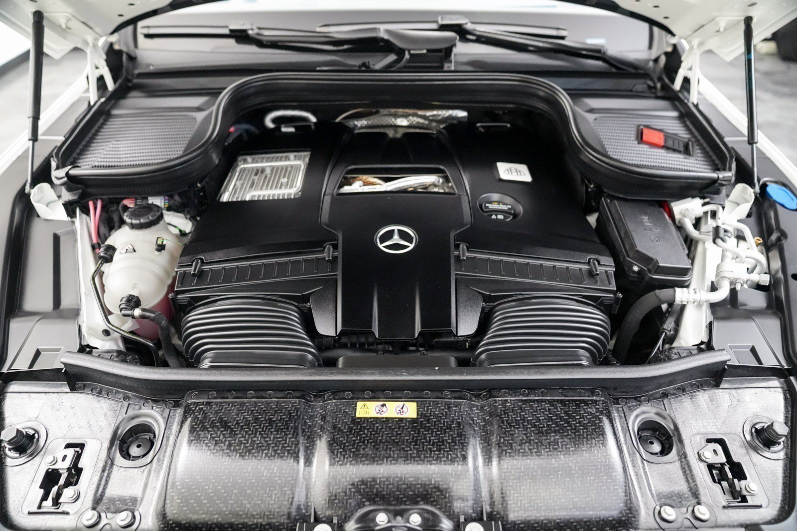 Used 2024 Mercedes-Benz Maybach GLS 600 4MATIC image 36