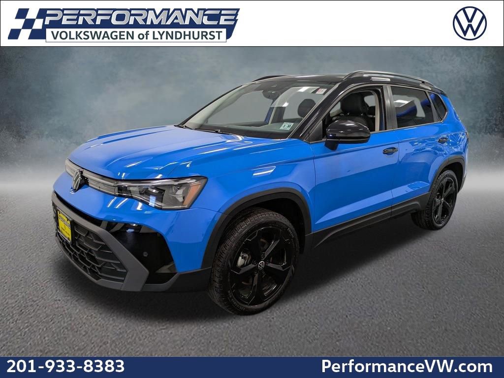 Used 2025 Volkswagen Taos SE image 1