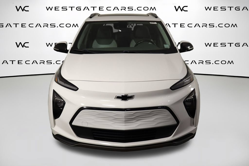 Used 2022 Chevrolet Bolt EUV Premier w/ Sun & Sound Package FWD image 2