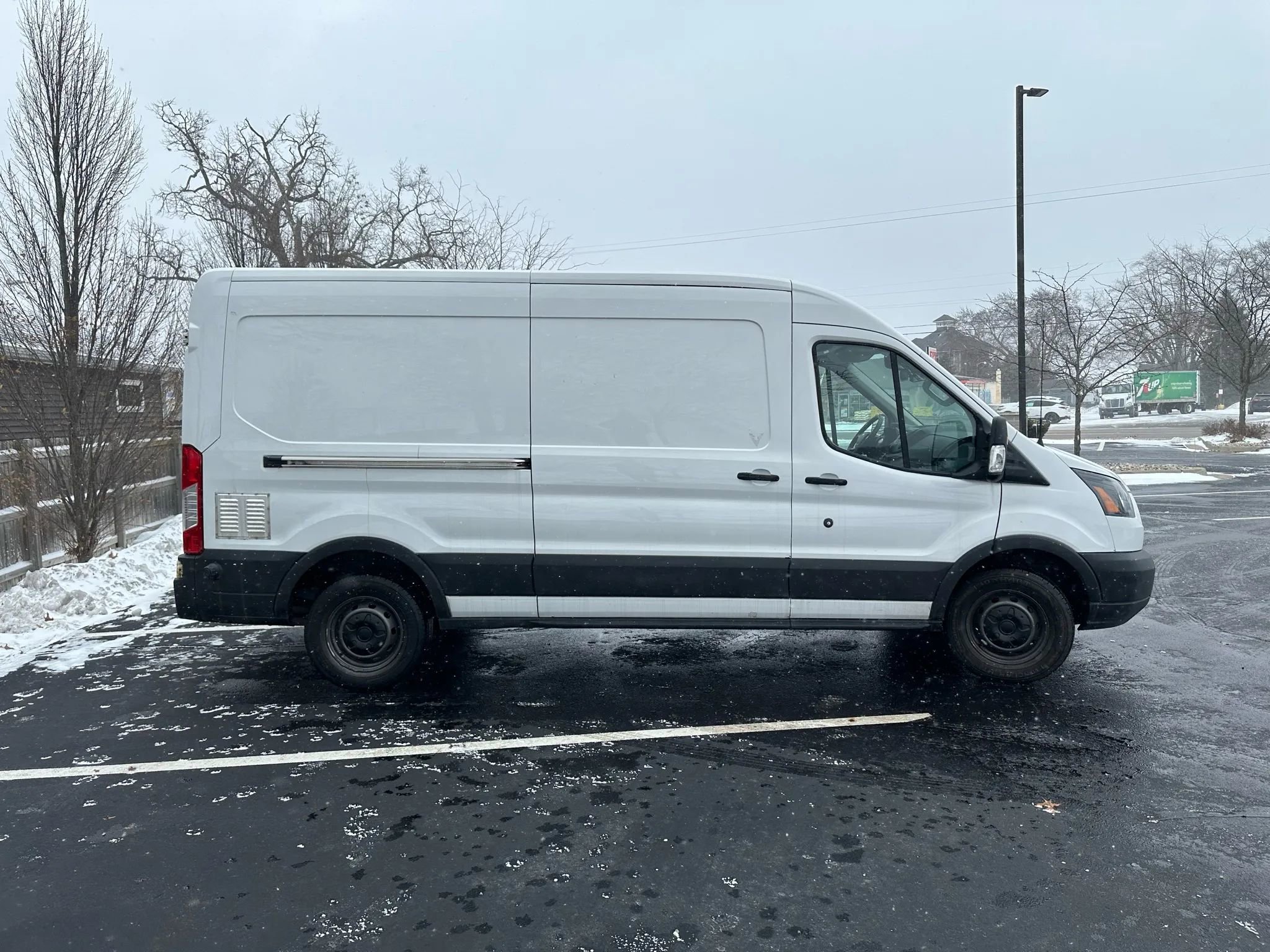 Used 2019 Ford Transit 250 148 Medium Roof image 4