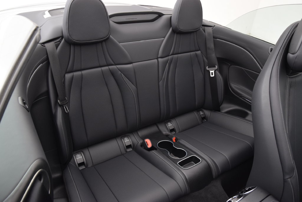 Used 2025 Mercedes-Benz CLE 300 4MATIC Cabriolet image 18