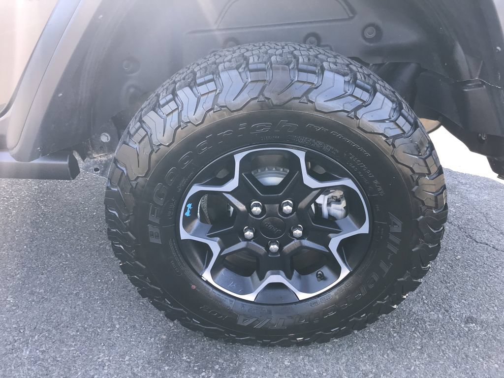 Used 2023 Jeep Wrangler Unlimited Rubicon 4xe w/ Cold Weather Group AWD/4WD image 32