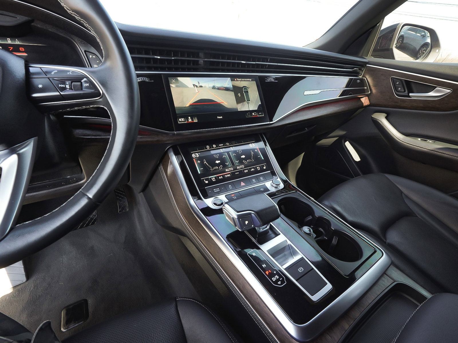 Used 2023 Audi Q8 Premium Plus w/ Premium Plus Package AWD/4WD image 16
