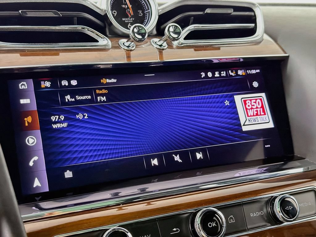Used 2023 Bentley Bentayga AWD/4WD image 15