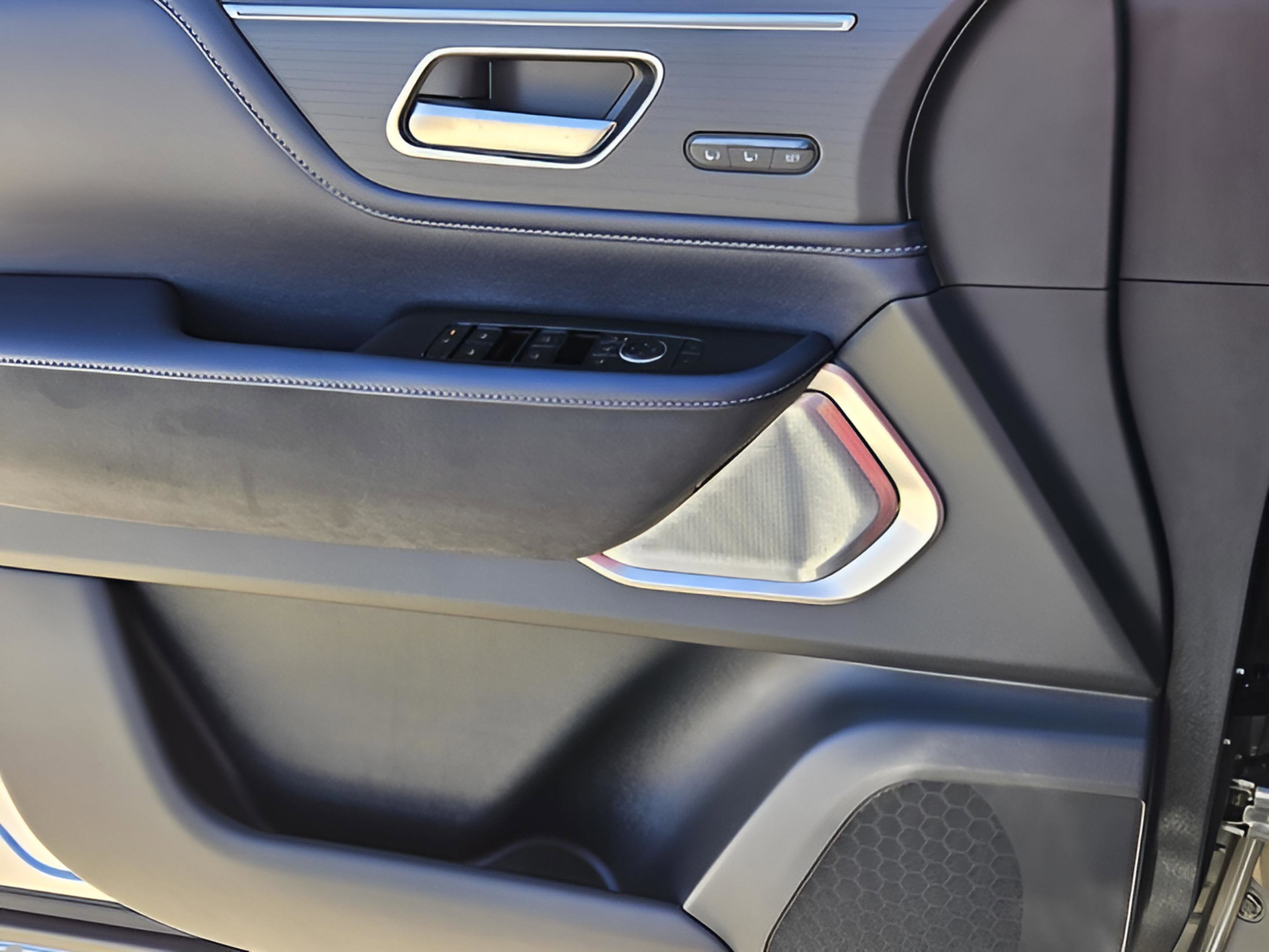 New 2026 INFINITI QX80 4WD w/ Sport Exterior Package image 22