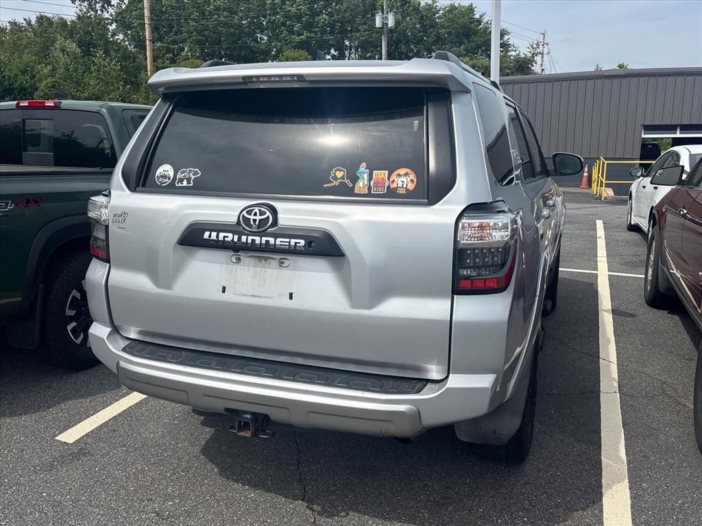 Used 2018 Toyota 4Runner TRD Off-Road AWD/4WD image 10