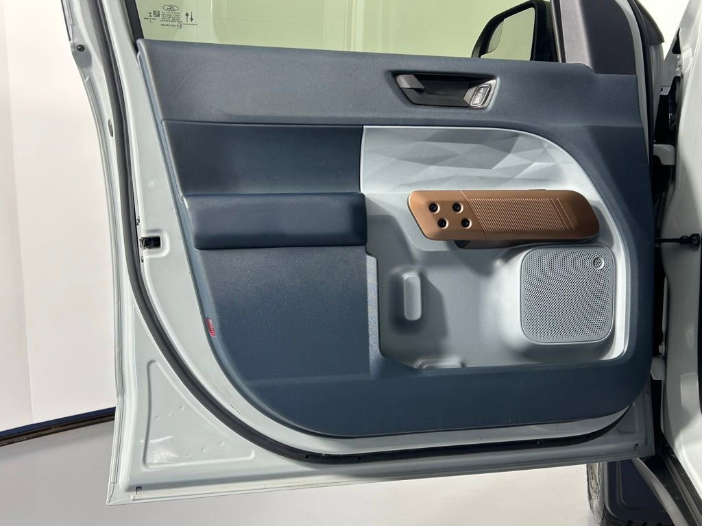 Used 2022 Ford Maverick Lariat image 30