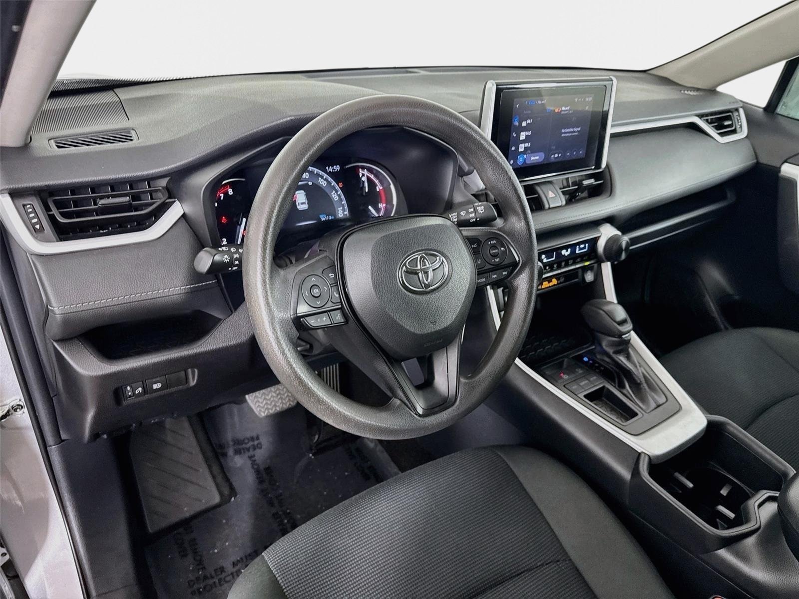 Used 2024 Toyota RAV4 LE FWD image 9