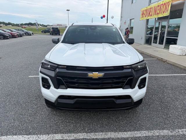 Used 2024 Chevrolet Colorado LT w/ LT Convenience Package III AWD/4WD image 3