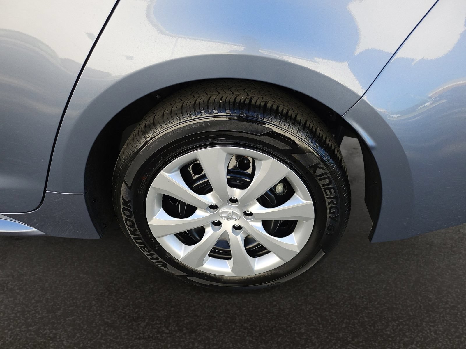 Used 2025 Toyota Corolla LE w/ Convenience Package FWD image 46