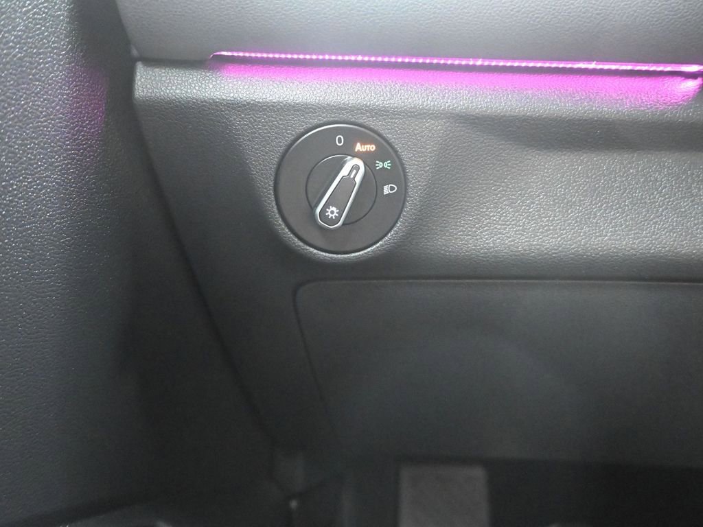 Used 2025 Volkswagen Jetta SEL image 26