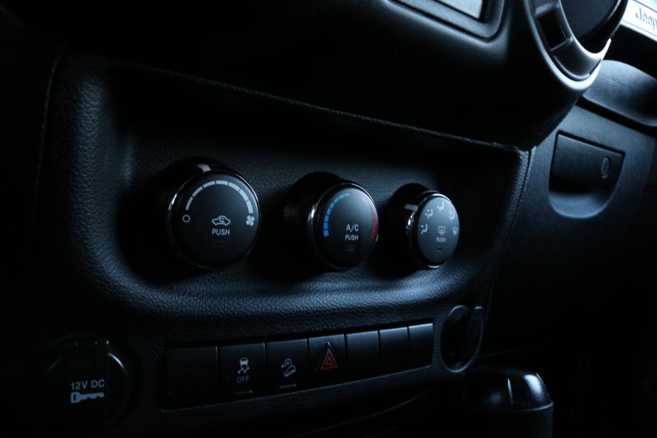 Used 2013 Jeep Wrangler Unlimited Sport image 25