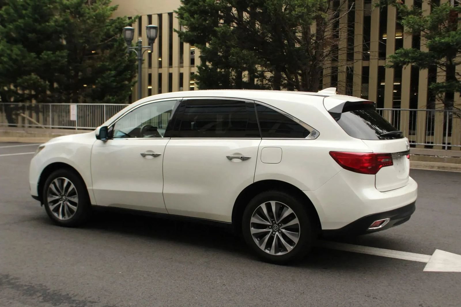 Used 2016 Acura MDX SH-AWD w/ Technology Package image 7