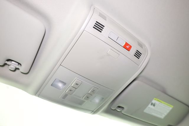 Used 2022 Volkswagen Taos SE image 27