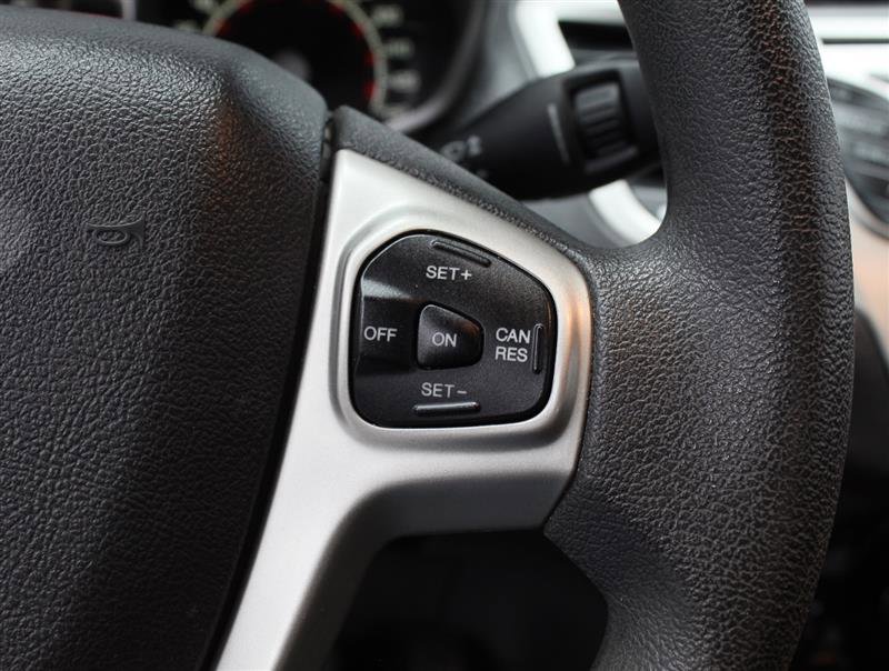 Used 2013 Ford Fiesta SE w/ Super Fuel Economy Pkg FWD image 13