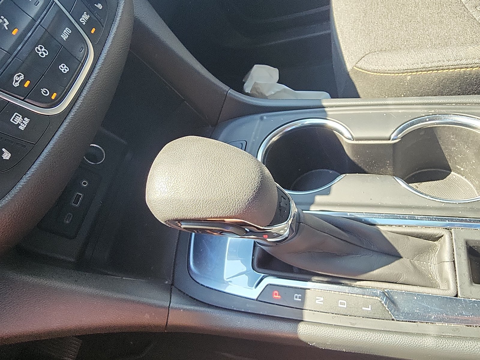 Used 2024 Chevrolet Equinox LT FWD image 16