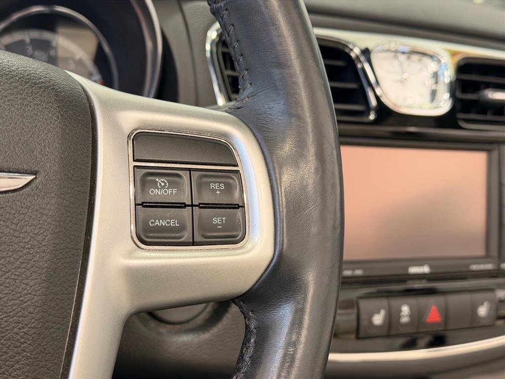 Used 2013 Chrysler 200 Limited image 20