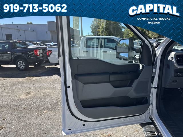 New 2026 Ford F250 XL w/ XL Chrome Package image 21