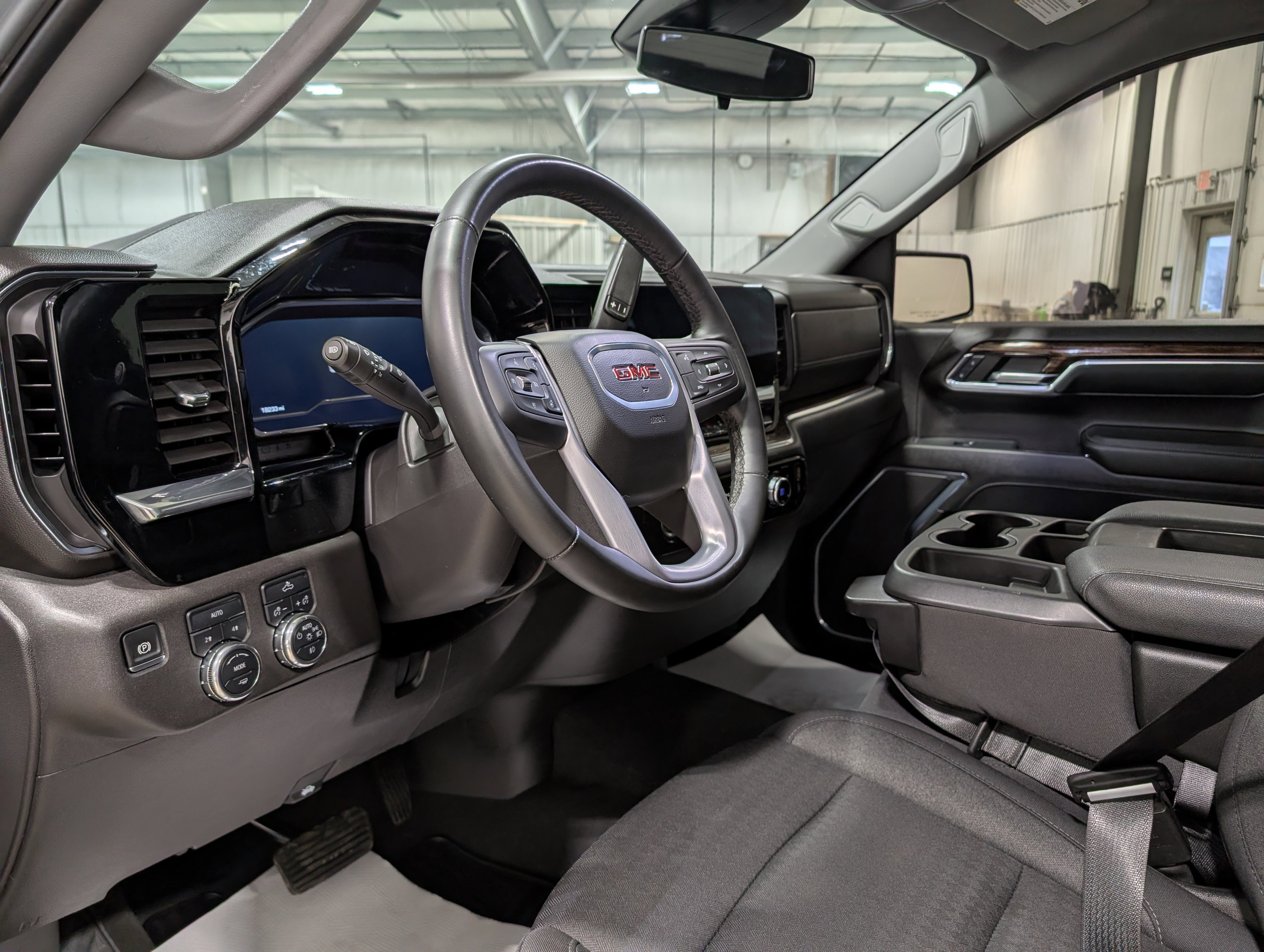Used 2024 GMC Sierra 1500 Elevation image 13