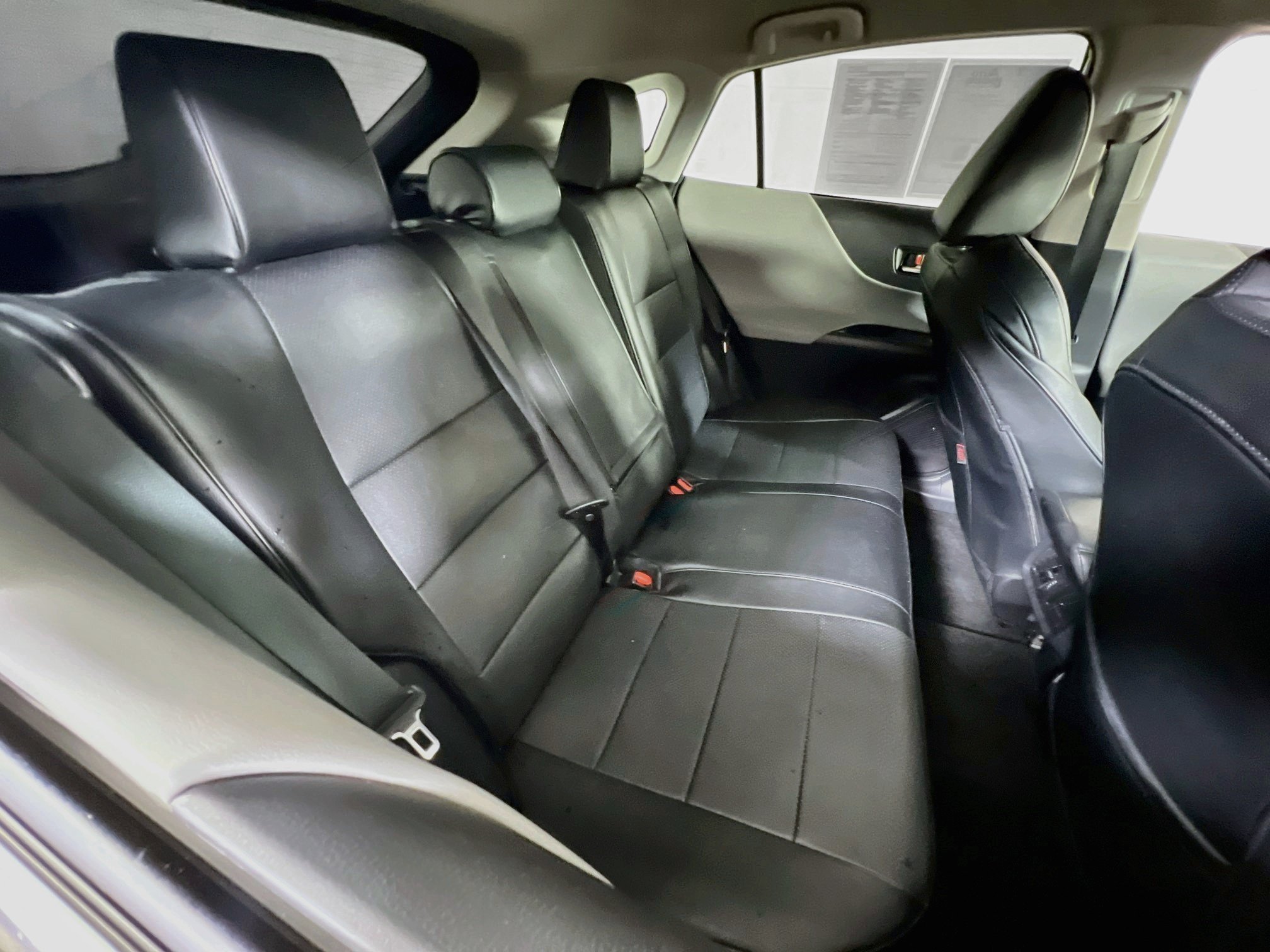 Used 2022 Toyota Venza LE AWD/4WD image 24