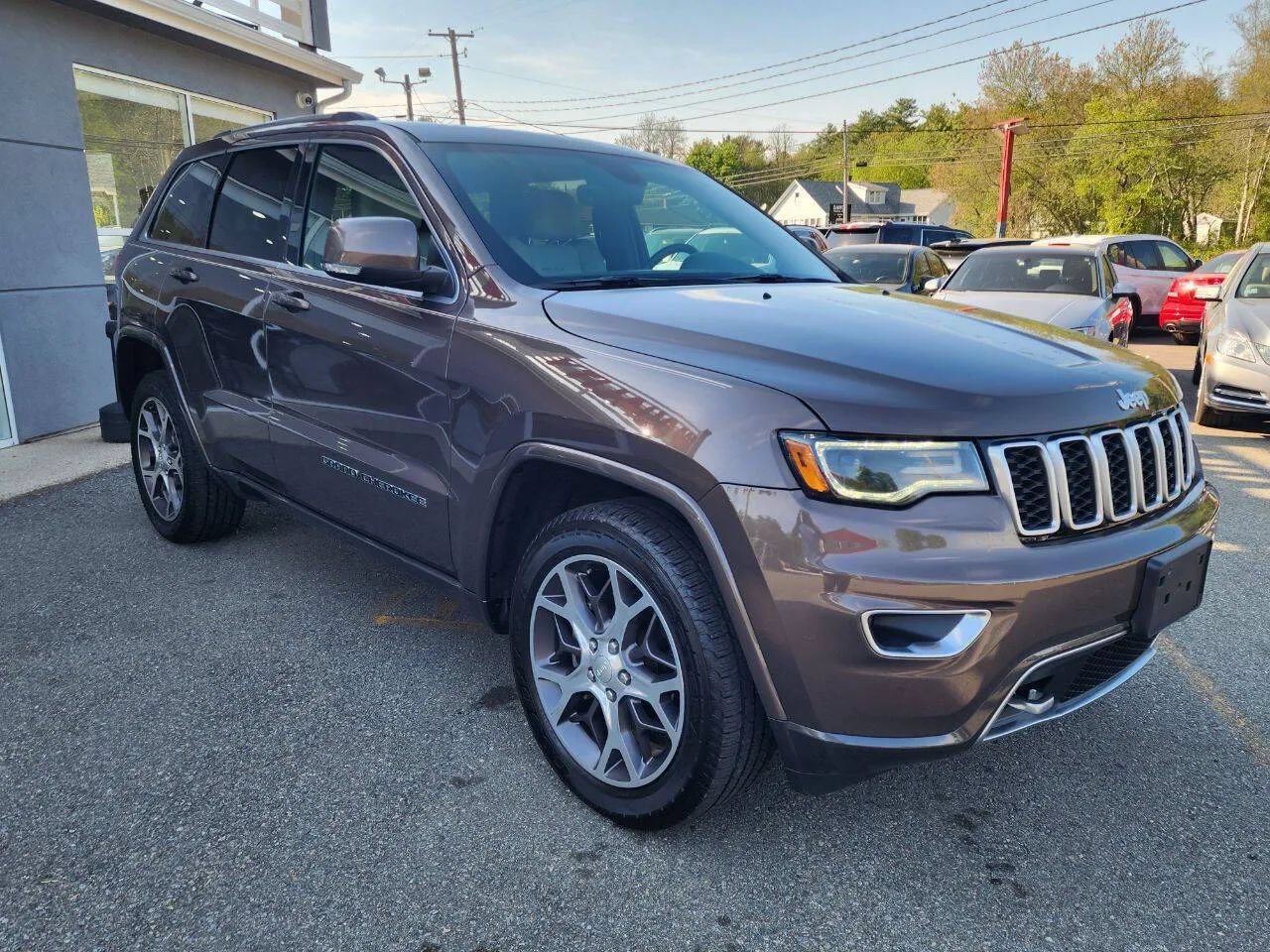 Used 2018 Jeep Grand Cherokee Limited AWD/4WD image 3