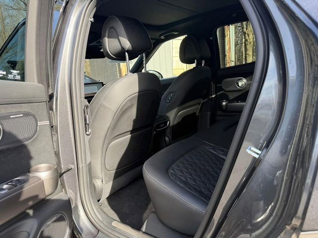 Used 2023 Genesis GV60 Performance image 8