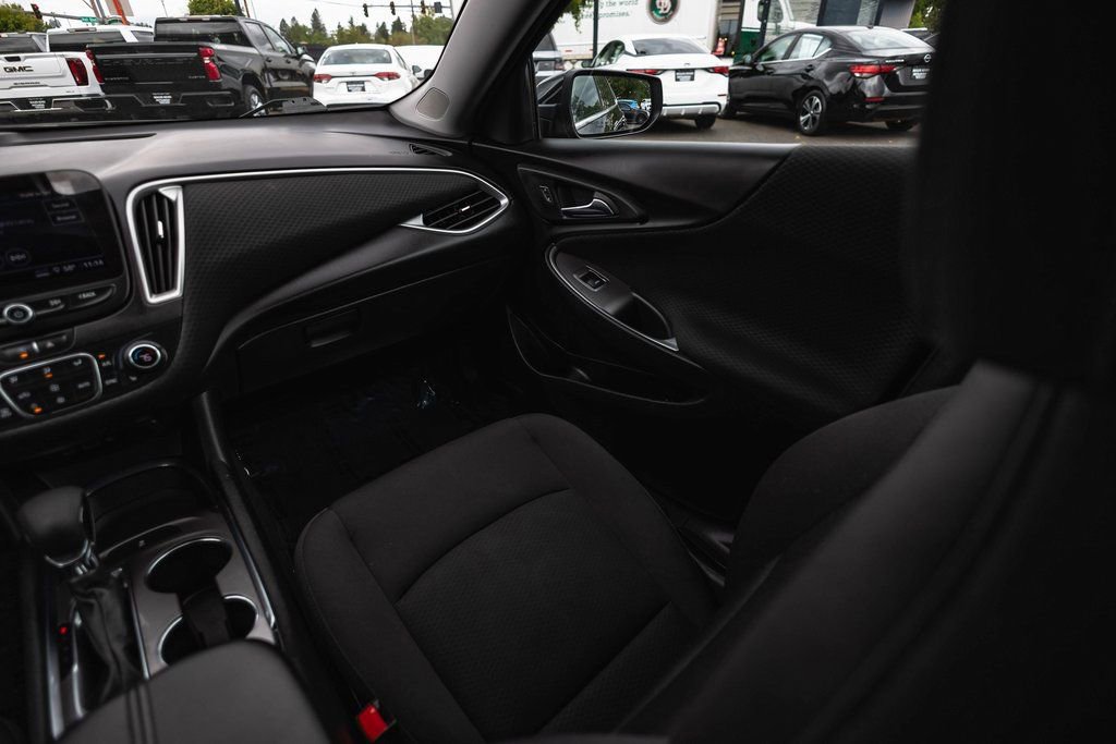 Used 2022 Chevrolet Malibu LT FWD image 20