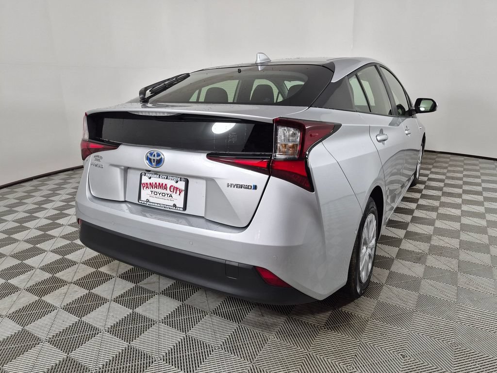 Used 2022 Toyota Prius LE FWD image 3