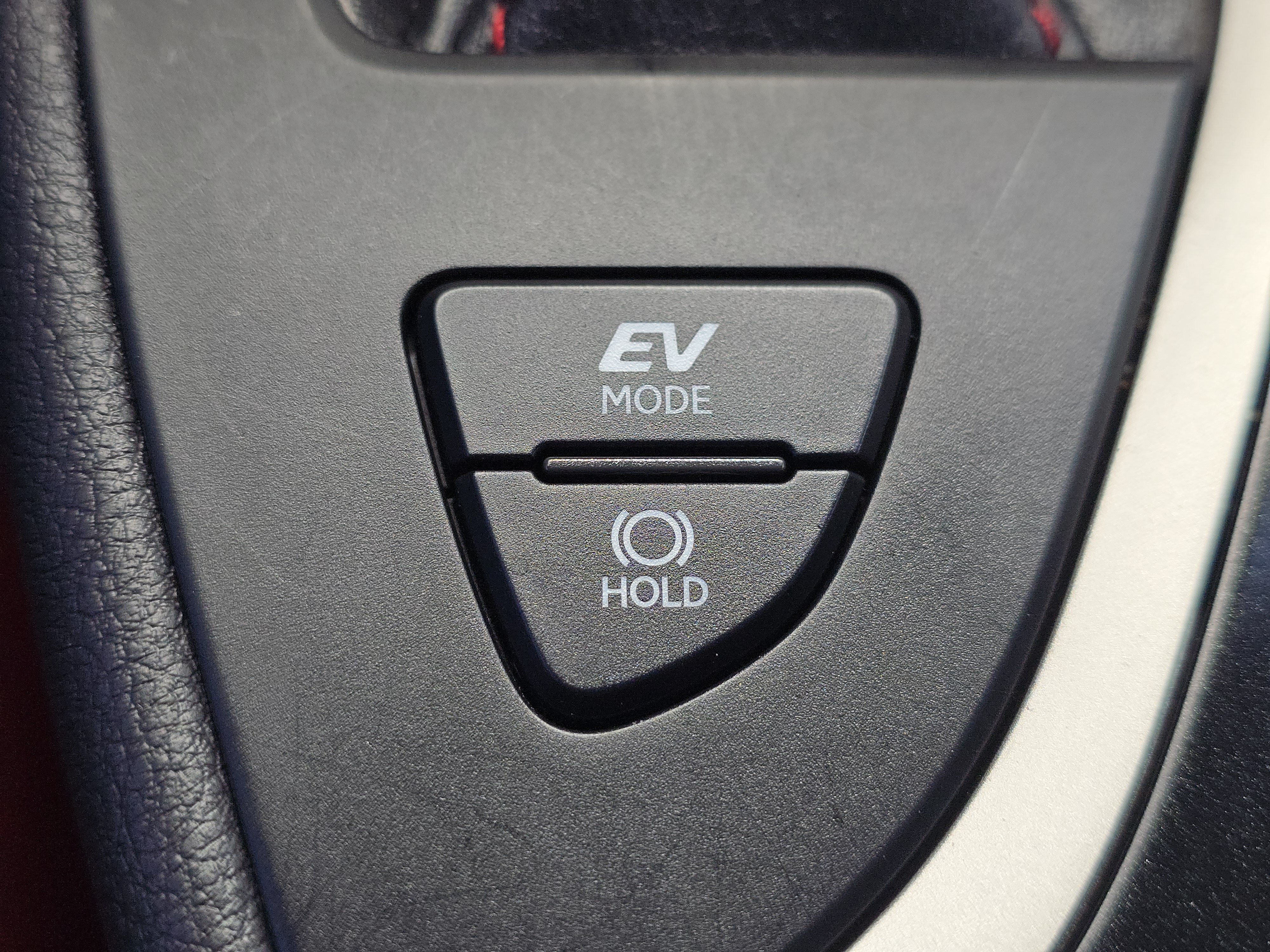 Used 2023 Lexus UX 250h F Sport AWD/4WD image 26