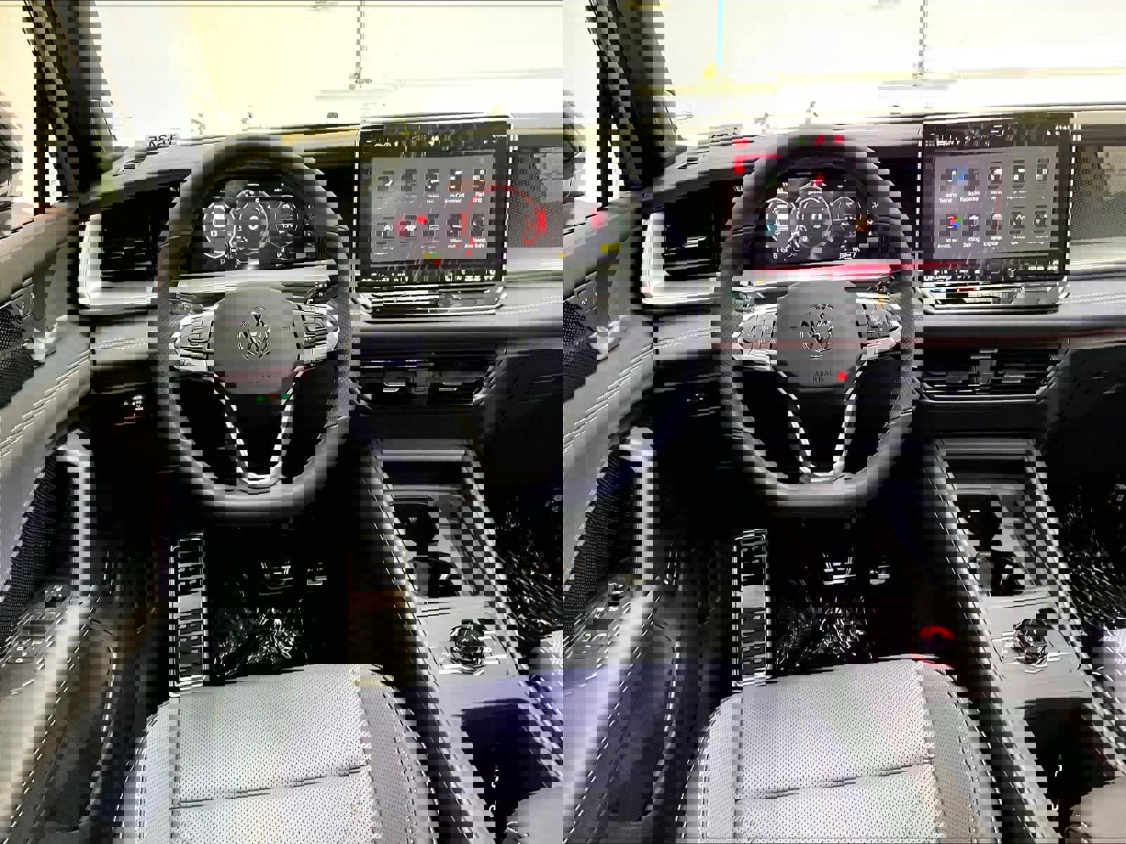 New 2026 Volkswagen Tiguan SE R-Line image 15