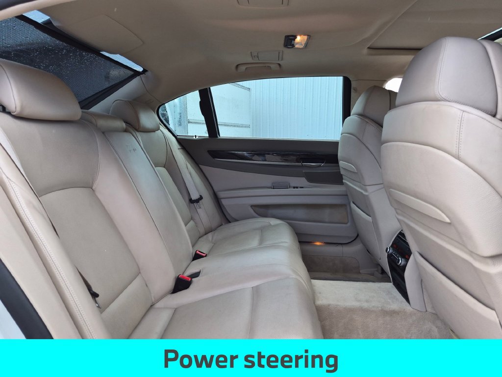 Used 2009 BMW 750Li RWD image 32
