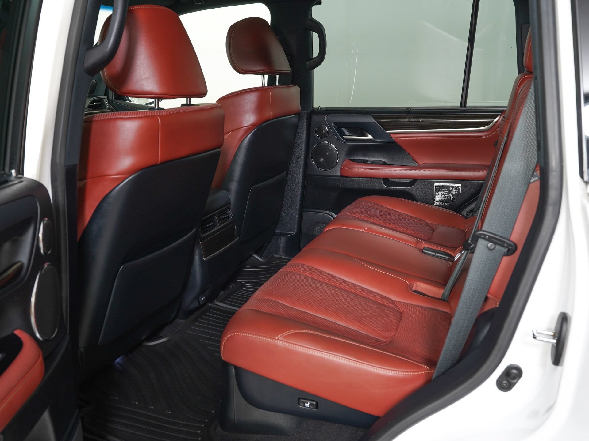 Used 2021 Lexus LX 570 4WD w/ Sport Package image 14